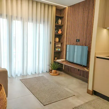 Ξενοδοχείο με διαμερίσματα Castle *